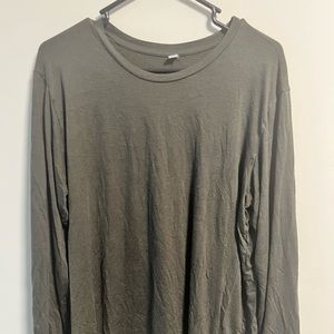 Olive Uniqlo heattech long sleeve
